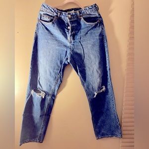 Boyfriend jeans from H&M. Never worn!